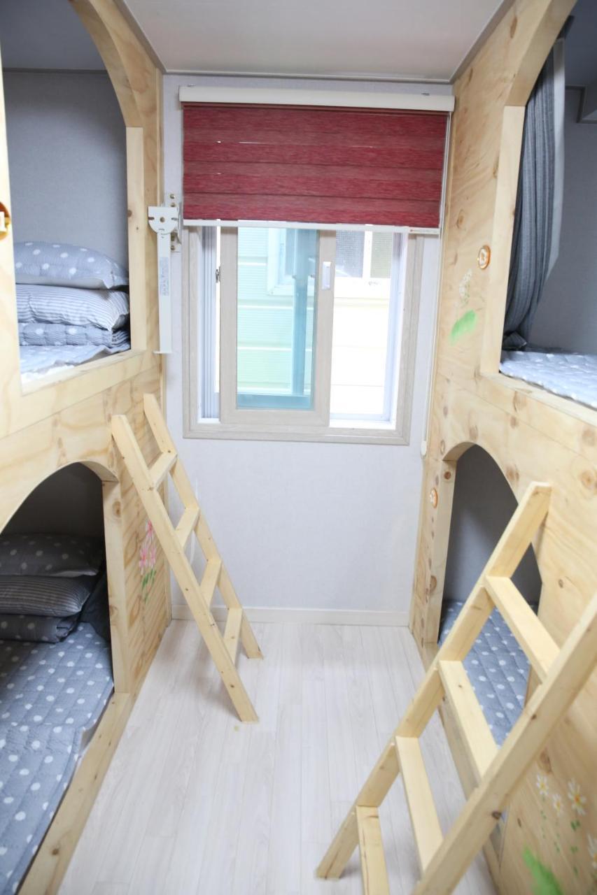 Coco Capsule Guesthouse Busan Eksteriør bilde